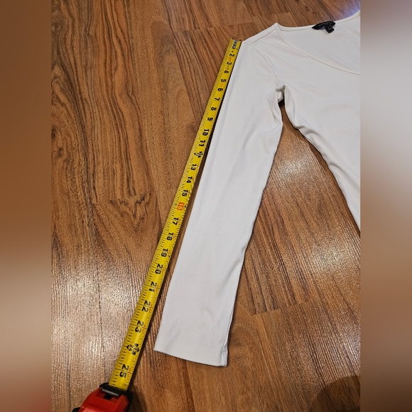 Banana Republic White Long Sleeve V-Neck Cotton Top - Picture 6 of 8